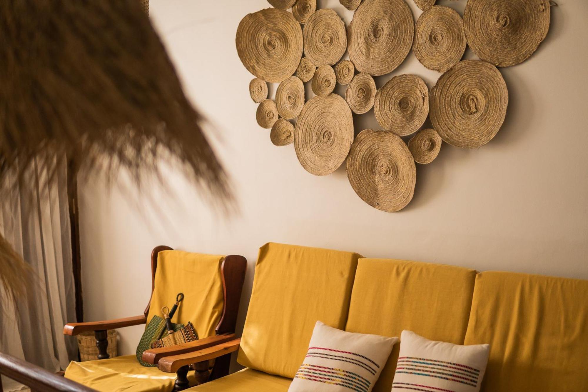 Kima Serviced Beach House & Suites Bwejuu Exterior photo